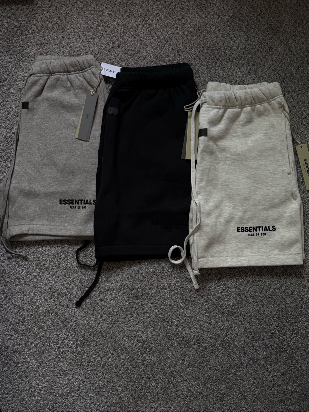 ESSENTIALS SHORTS